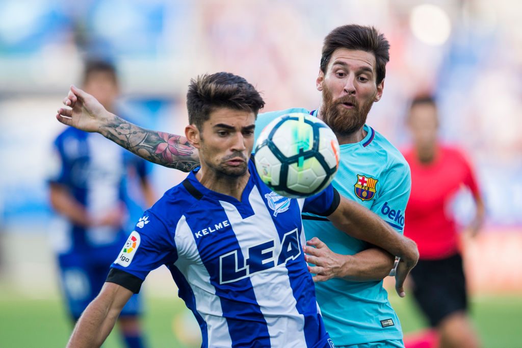 Deportivo Alaves v Barcelona - La Liga
