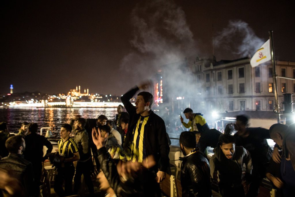 Fan Rivalry Continues At The 2018 Istanbul Derby