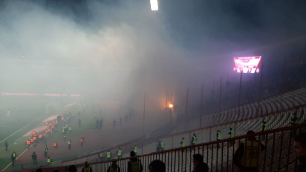 derby-belgrado-sospeso-ultras-fumogeni