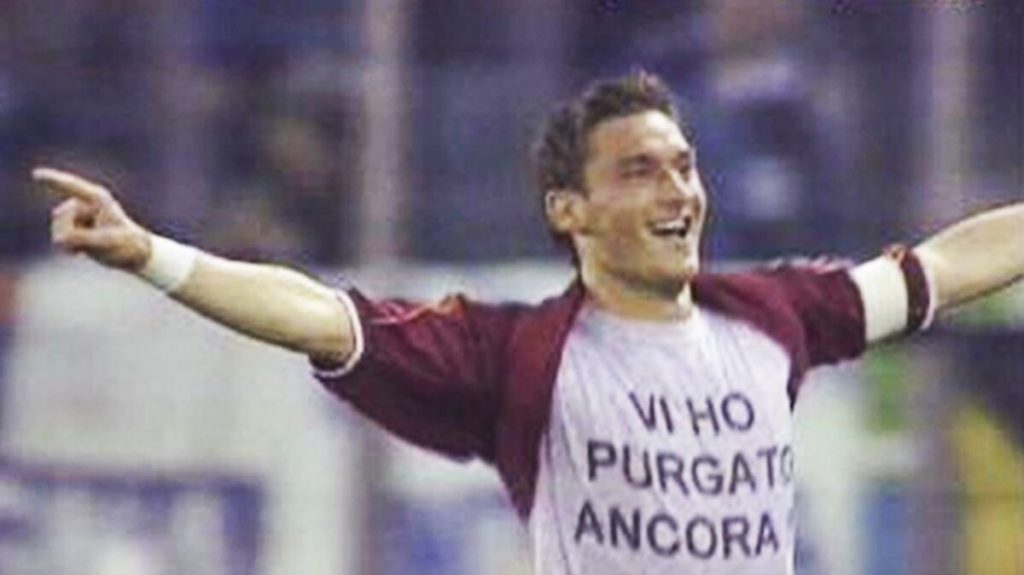 Esultanza di Totti nel derby Roma-Lazio del 11/04/1999