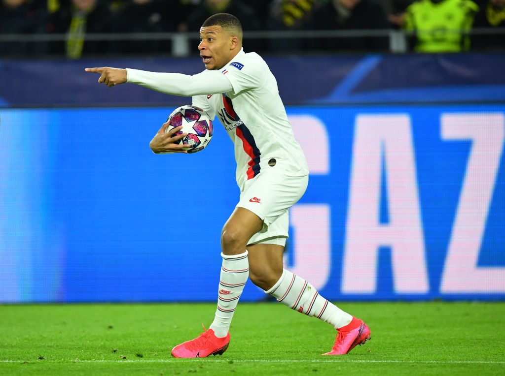 Borussia Dortmund v Paris Saint-Germain - UEFA Champions League Round of 16: First Leg