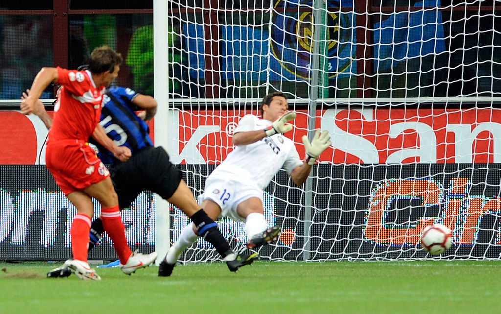 FC Internazionale Milano vs AS Bari - Serie A 2009/2010