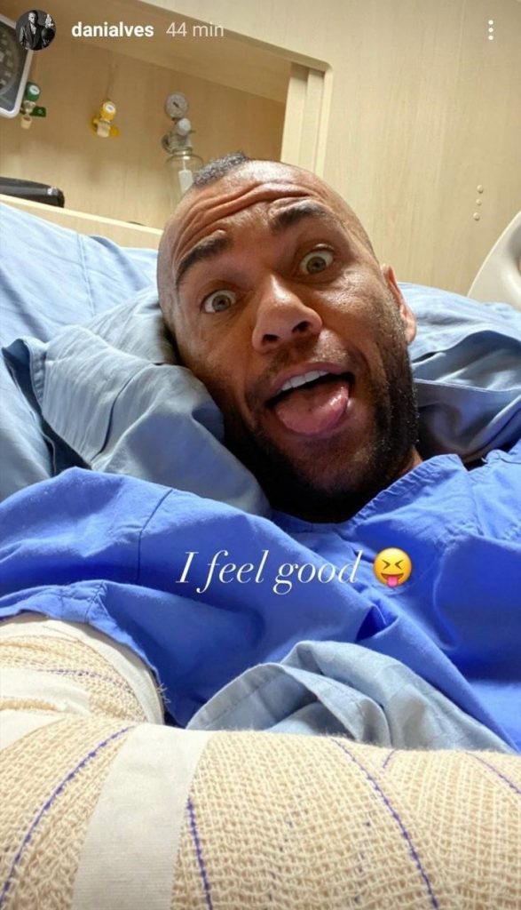 dani-alves-dopo-loperazione