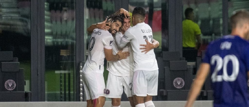 Beckham esulta a distanza per il derby