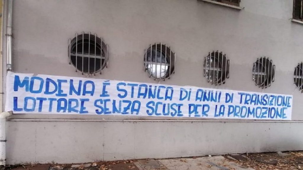 Striscione tifosi Modena