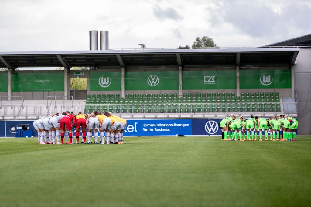 VfL Wolfsburg Women's v Bayer 04 Leverkusen Women's - Flyeralarm Frauen-Bundesliga