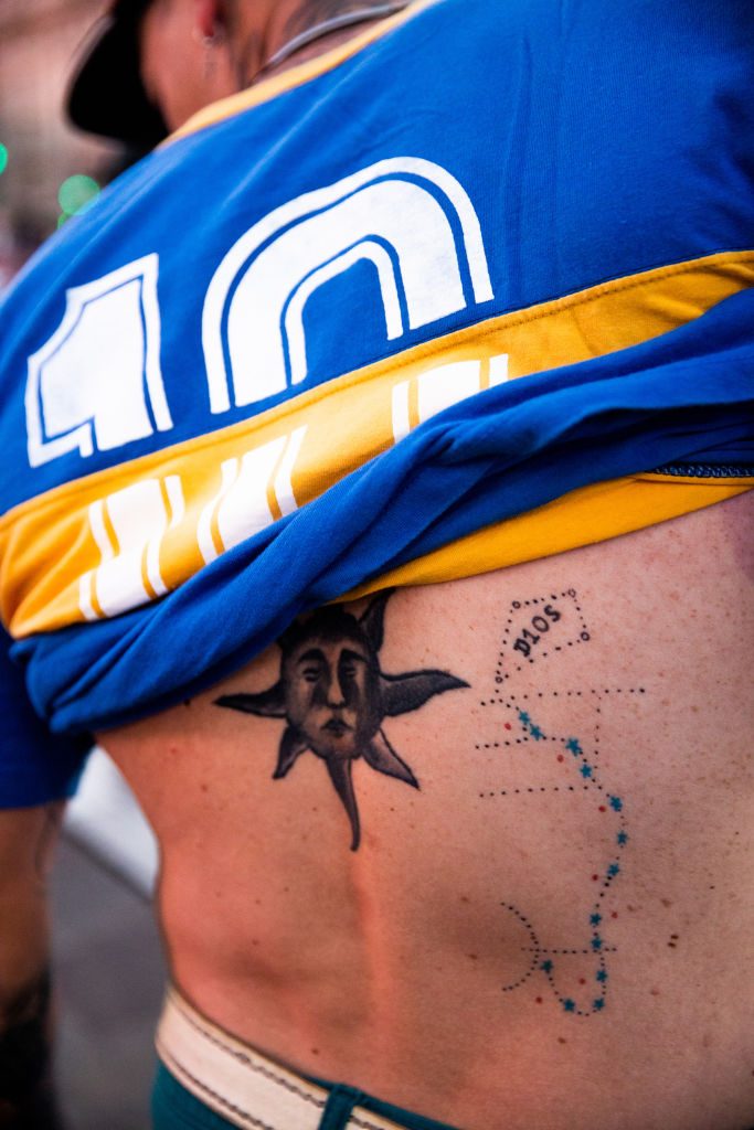 Argentinians Shocked By Sudden Death of Diego Maradona