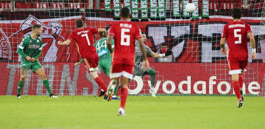 Atene il derby è dell'Olympiacos