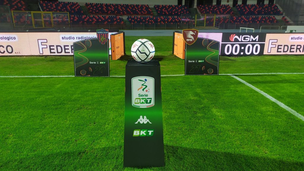 cosenza-salernitana-prima-del-fischio-dinizio