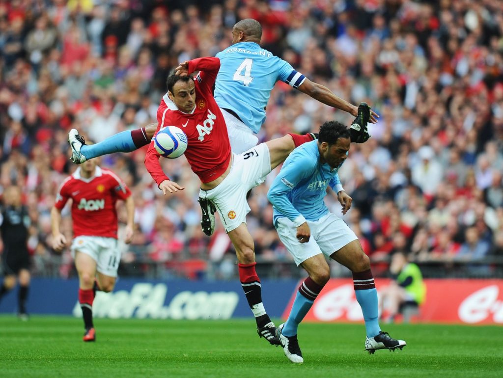 Berbatov in un derby di Manchester