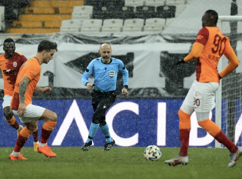 Istanbul derby, il direttore di gara è Cakir