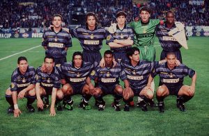 FUSSBALL: UEFA CUP 97/98 FINALE in PARIS, 06.05.1998 INTER MAILAND MANNSCHAFTSFOTO