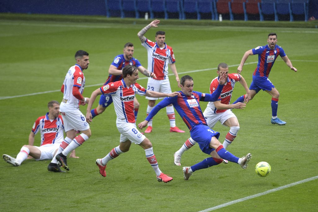 SD Eibar v Deportivo Alavés - La Liga Santander
