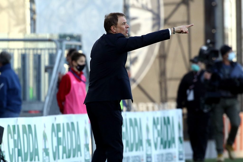 Semplici prepara la sfida decisiva Benevento-Cagliari