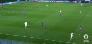 lance-del-encuentro-entre-el-real-madrid-castilla-y-el-barcelona-b-de-primera-rfef-2021-22--captura-footters