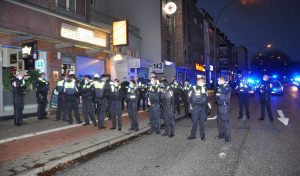 Hamburg Hoheluft - Massenschlägerei nach Fussballspiel