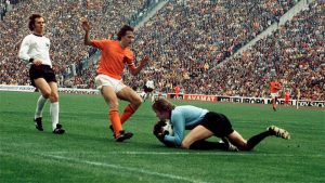 1652544531_A_Uruguayan_club_will_auction_the_ball_from_the_74