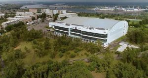 Lo stadio coperto all'esterno