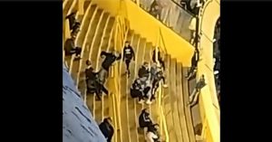 RAZZISMO, ANCORA UN TIFOSO DEL BOCA...