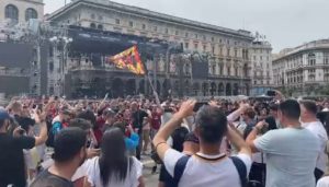 MILANISTI E INTERISTI NEL CENTRO DI MILANO