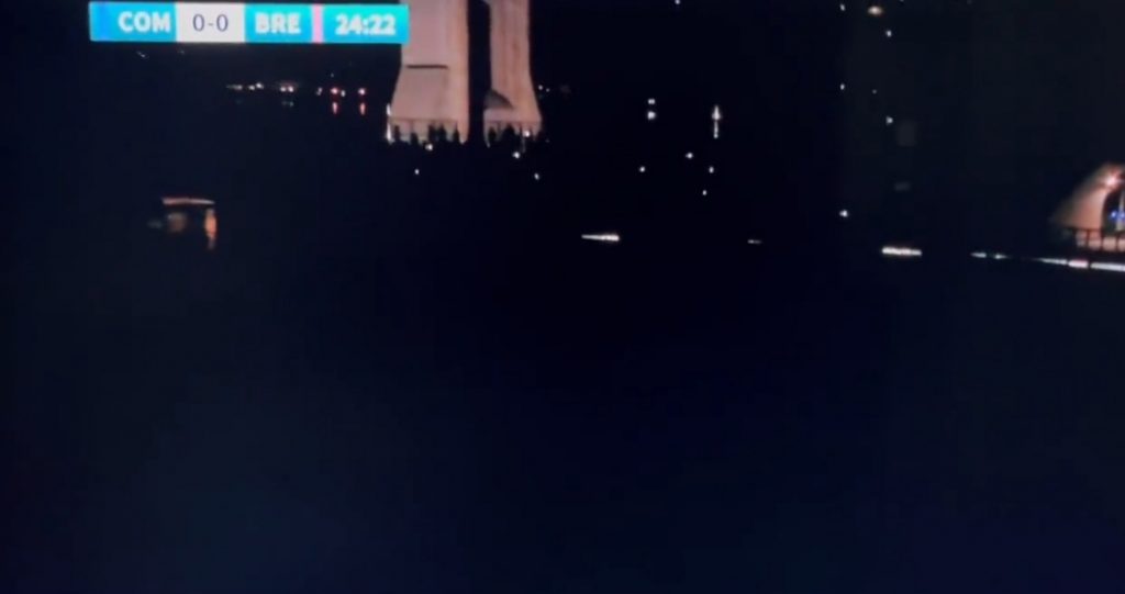 CALCIO D'ANGOLO E A COMO SI SPEGNE LA LUCE