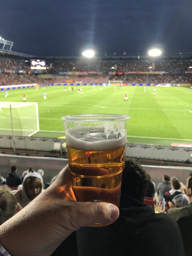 W LA BIRRA TRA LENS E WEST HAM