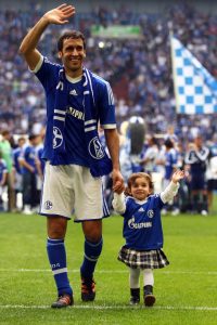 raul-gonzalez-schalke-daughter-maria-756800597