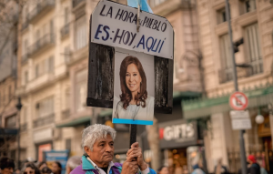 IL FALLITO ATTENTATO FERMA IL CALCIO