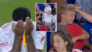 YEARWOOD PALLONATA IN TRIBUNA