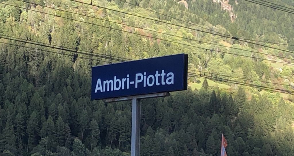 DERBY SUL GHIACCIO DELLA GOTTARDO ARENA