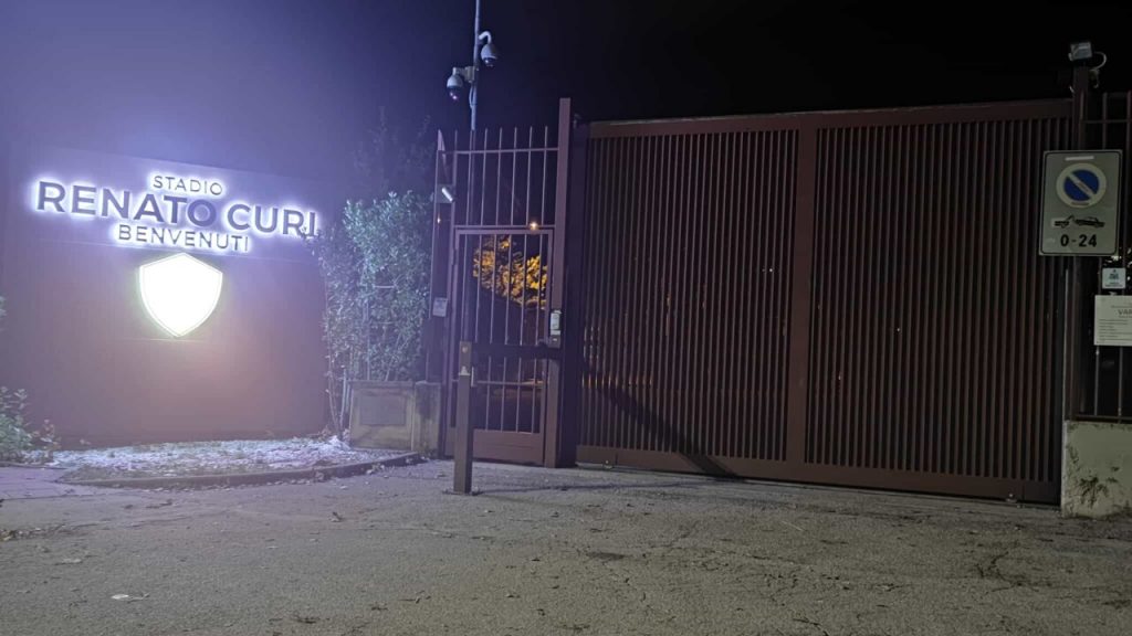 ingresso spogliatoi curi-2