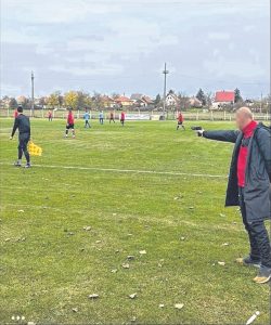PISTOLA IN CAMPO IN UNGHERIA