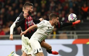 GIROUD SEMPRE DECISIVO