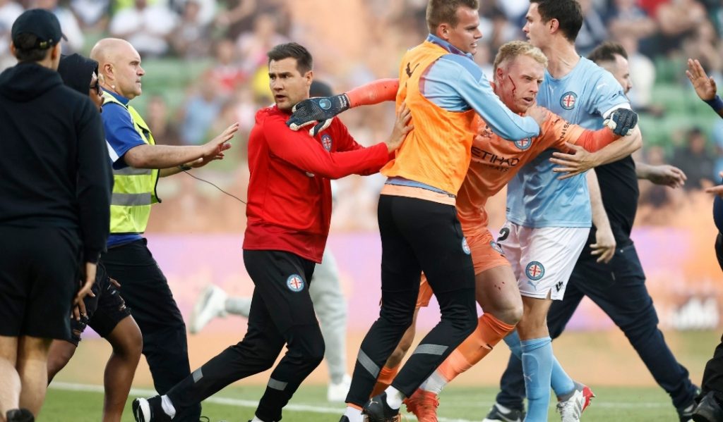 MELBOURNE DERBY DEVASTATO