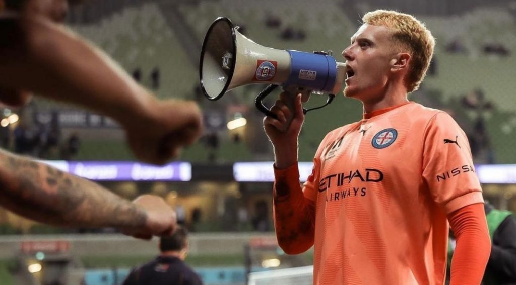 GLOVER IL PORTIERE COLPITO