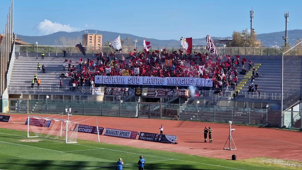 livorno arezzo tifosi