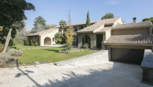 La villa di famiglia di Miguel Bosé a Somosaguas, in provincia di Madrid
