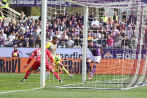 L'autorete di Wisniewski in Fiorentina-Spezia. Getty Images