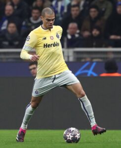 FC Internazionale v FC Porto: Round of 16 Leg One - UEFA Champions League