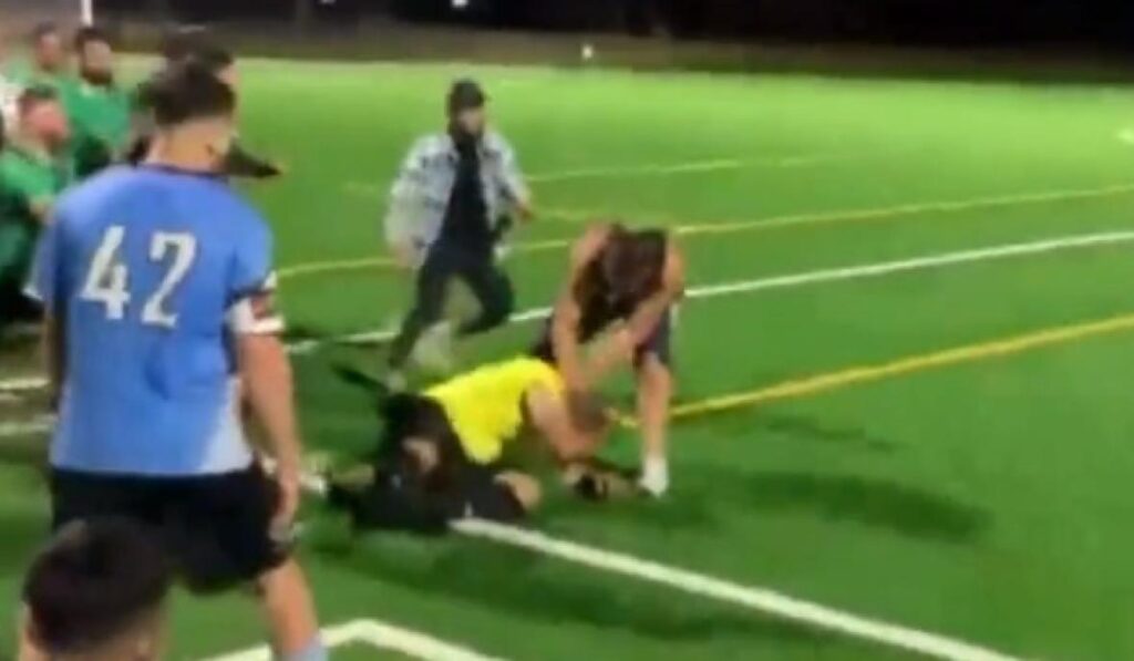 AUSTRALIA VS ARBITRO