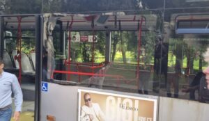 Roma: bus Atac devastato da tifosi Bayer Leverkusen, assessore Mobilità "episodi troppo frequenti" - foto
