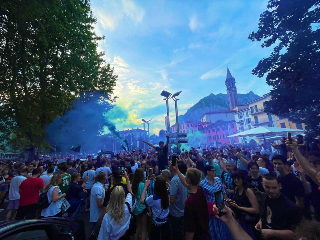 Lecco festeggiamenti per la promozione in Serie B