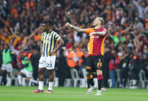 Galatasaray v Fenerbahce - Super Lig