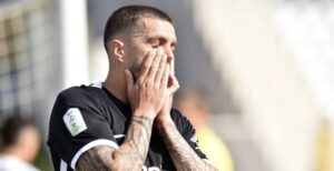 DC5A0966-E5C1-47AC-B7B7-4119C0FE6651