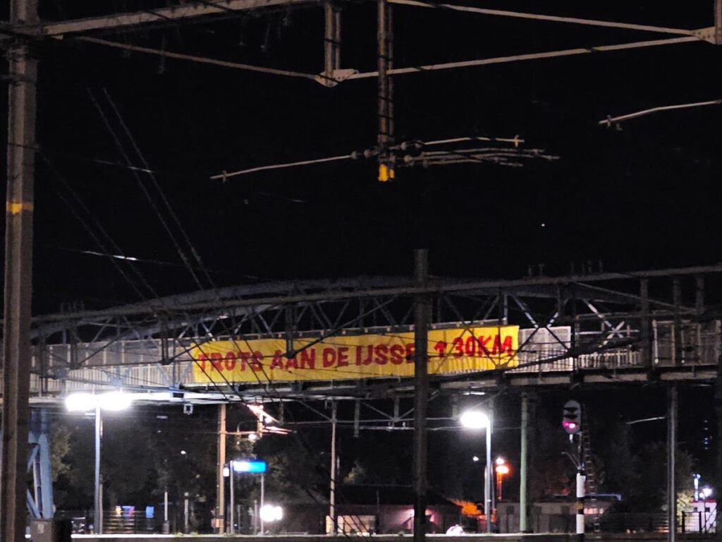 Olanda, striscione derby