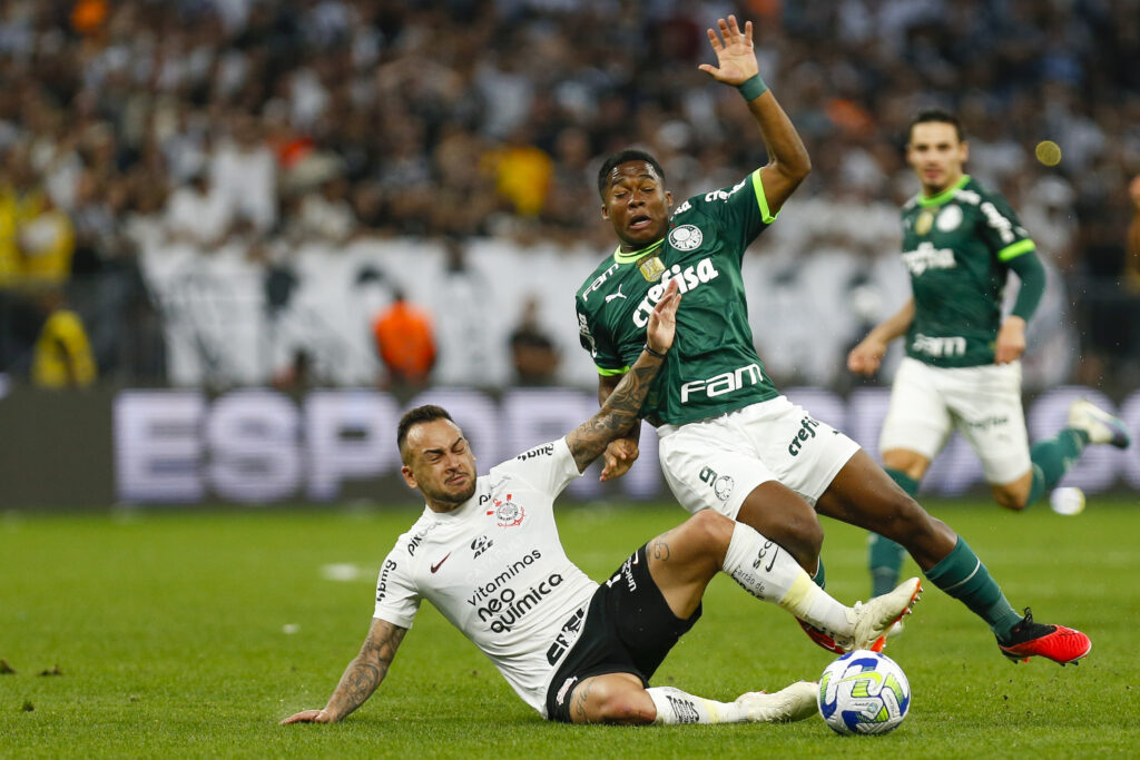 Endrick, che fallo subito nel derby