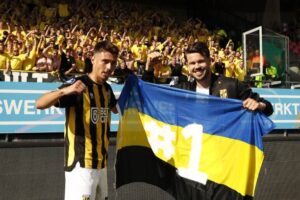 9DB8AA73-5F09-45B3-8E64-80F4B25E5B38