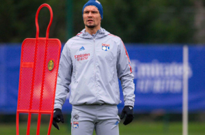 Dejan Lovren dell'Olympique Lione. Photo by Official Instagram Dejan Lovren