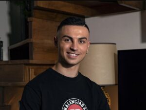 2858092D-722B-4680-BF16-F533A1126128