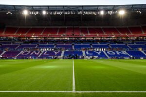 Olympique Lyon v Juventus - UEFA Champions League Round of 16: First Leg